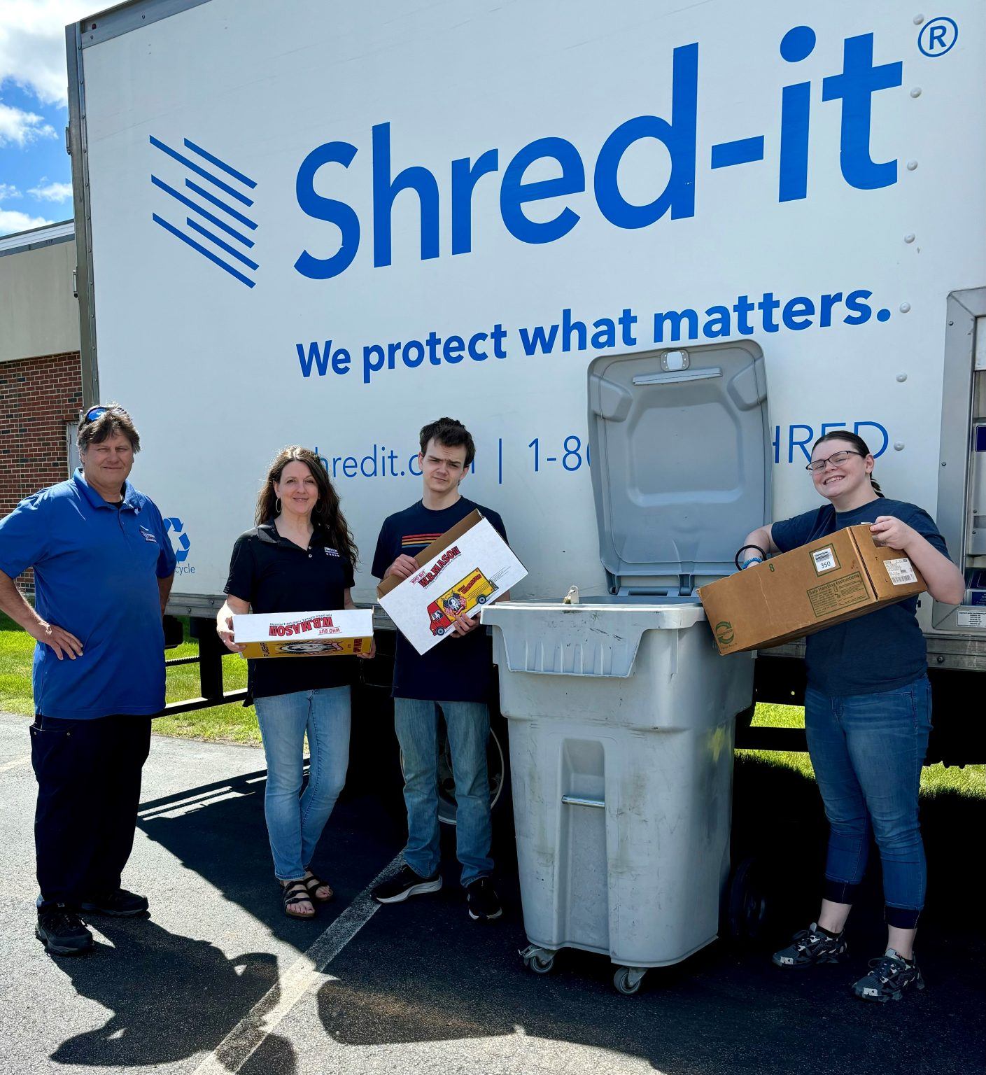 people proud to be recycling
